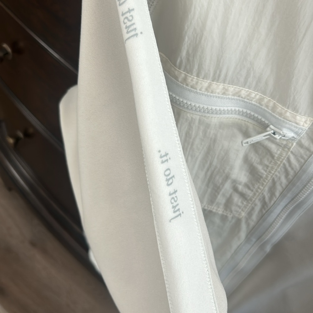 Unique Nike Jacket - image 4